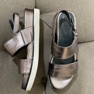 Bussola Platform Sandals